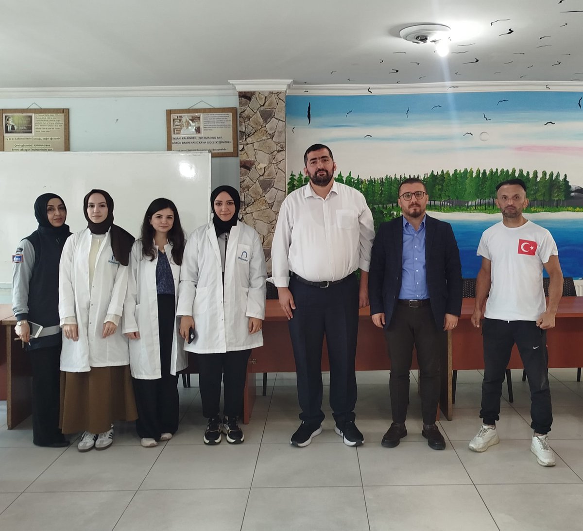 Çalışma arkadaşlarımızı ziyaret etmeye devam ediyoruz. Gönüllere girerek daha motivasyonlu daha özverili yeni çalışma dönemi temennisiyle haydi bismillah. 
<a href="/mt_goksu/">Mehmet Tevfik Göksu</a> 
<a href="/esenlerbelediye/">Esenler Belediyesi</a>