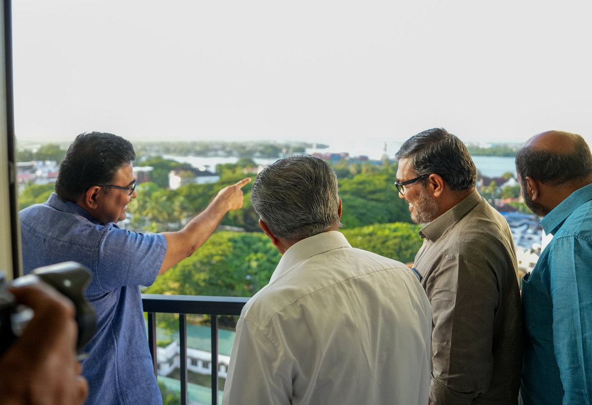 Communist governed Kerala has completed two housing complexes, providing homes to 394 families, another huge stride against homelessness in Kerala 
#Kerala #CPIMKerala