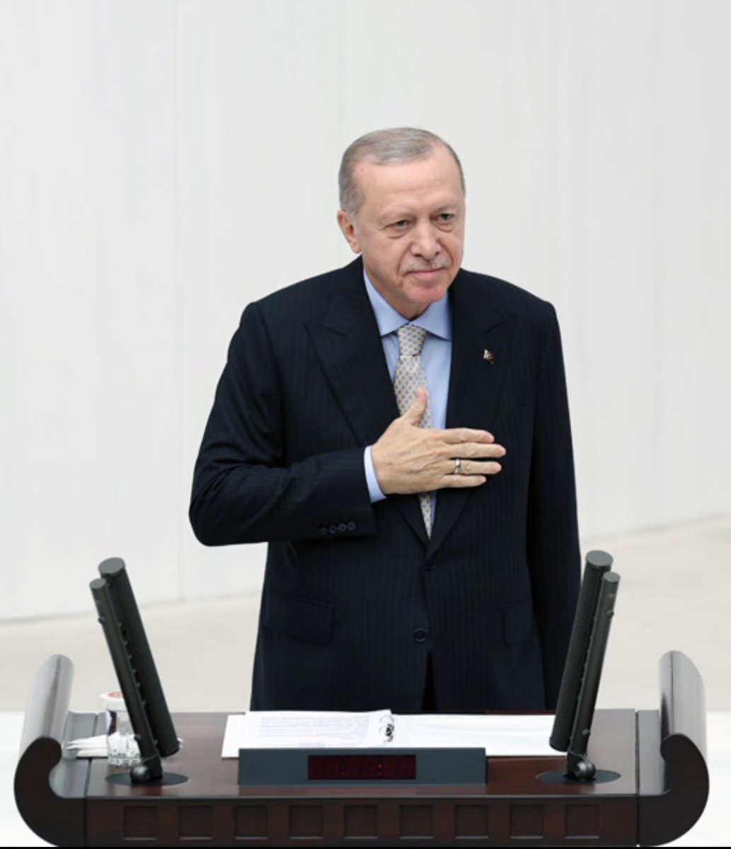 MertLeventkanli's tweet photo. Türkiye Büyük Millet Meclisi 
28. Dönem 4. Yasama Yılı 
Hayırlı Olsun. https://t.co/FXAru9demP