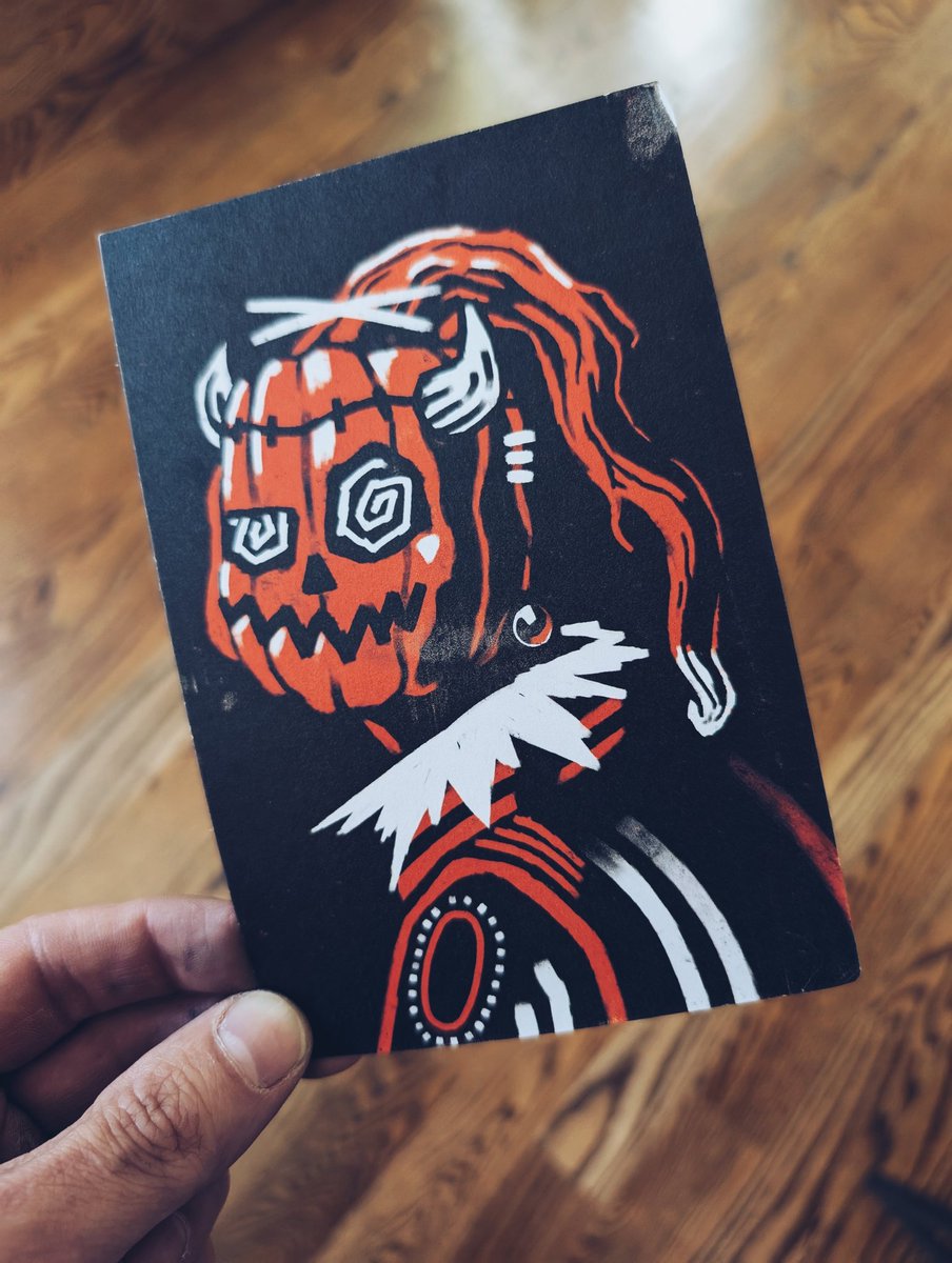 It's always nice to find a spooky postcard in the mail from <a href="/DesLucrece/">Lucréce</a>!