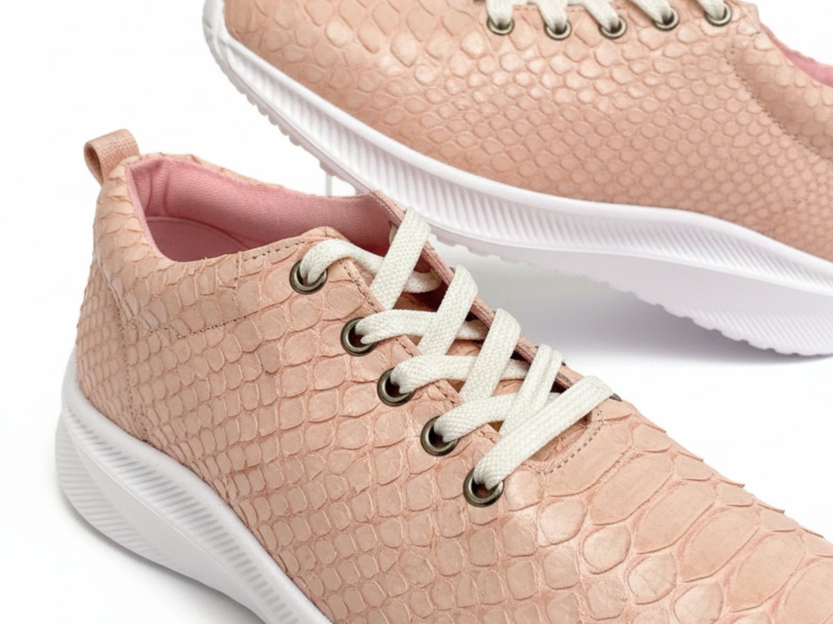 DaulayStore's tweet image. Handmade Python Leather Sneakers: Genuine Snakeskin Casual Shoes by Daulaystore
etsy.me/46yUKvX via @Etsy
#HandmadeSneakers #PythonLeather #GenuineSnakeskin #CasualShoes #LuxuryFootwear #UniqueStyle #FashionStatement #ArtisanCrafted #CustomSneakers