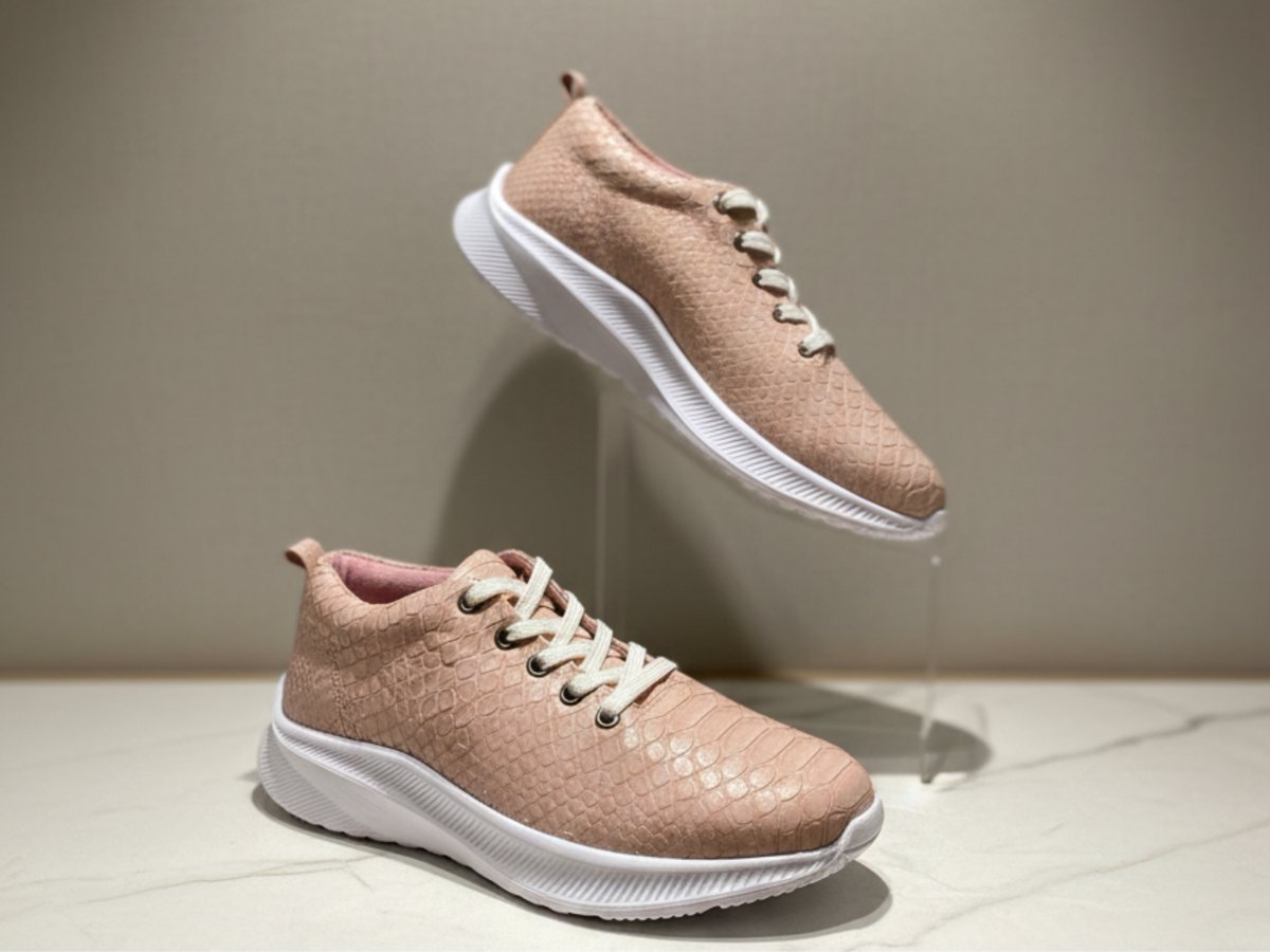 DaulayStore's tweet image. Handmade Python Leather Sneakers: Genuine Snakeskin Casual Shoes by Daulaystore
etsy.me/46yUKvX via @Etsy
#HandmadeSneakers #PythonLeather #GenuineSnakeskin #CasualShoes #LuxuryFootwear #UniqueStyle #FashionStatement #ArtisanCrafted #CustomSneakers