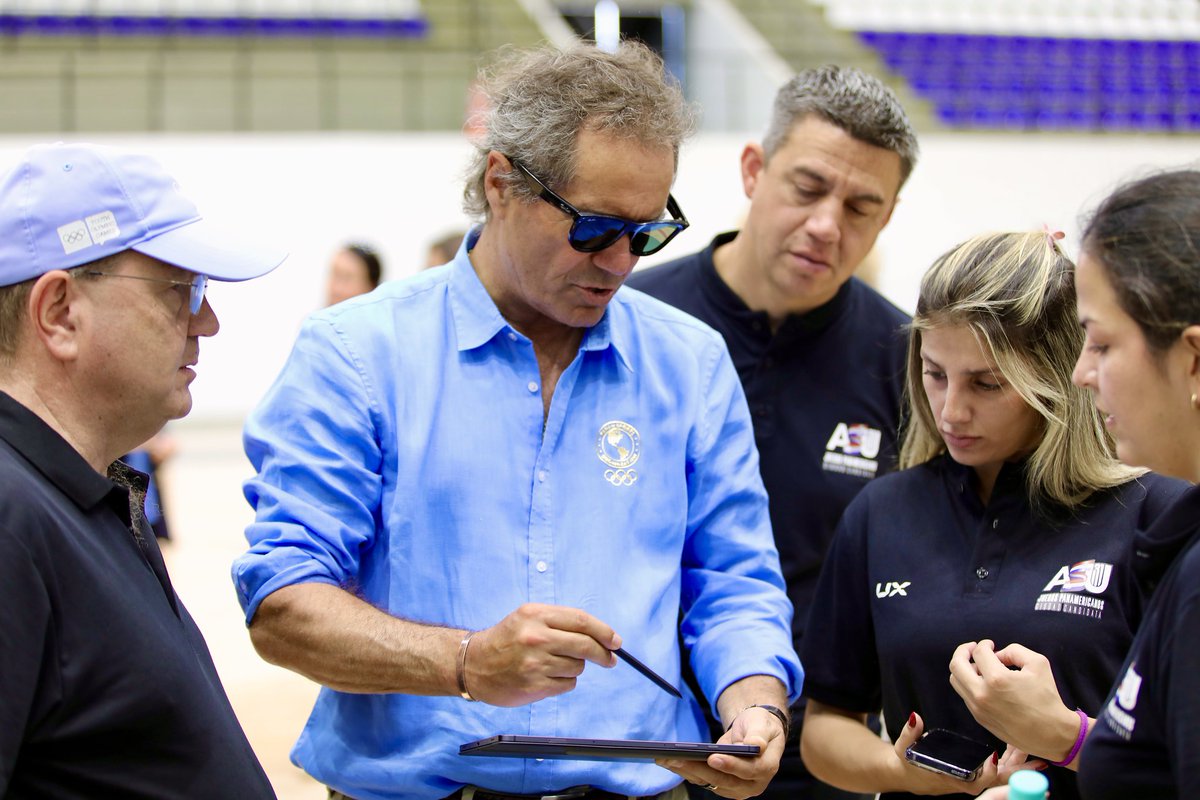 ikkosports's tweet photo. Autoridades de la Organización Deportiva Panamericana visitaron la capital paraguaya, recorrieron instalaciones deportivas, conocieron los proyectos y se reunieron con el presidente de la República, Santiago Peña. Asunción en proceso elección a los XXI Juegos Panamericanos. https://t.co/I9dGmX3mvL
