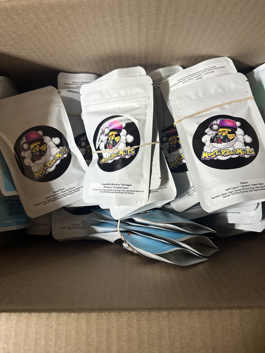 Me and babe split a bag of the new <a href="/masterballmelts/">Masterball Melts</a> <a href="/Cozy__Cubes/">CozyCubes</a> drop and they are powerful!!! 

Definitely don’t miss out on this super heady Breakfast/Dessert drop!!
Giveaway coming soon also!! Be on the lookout :)