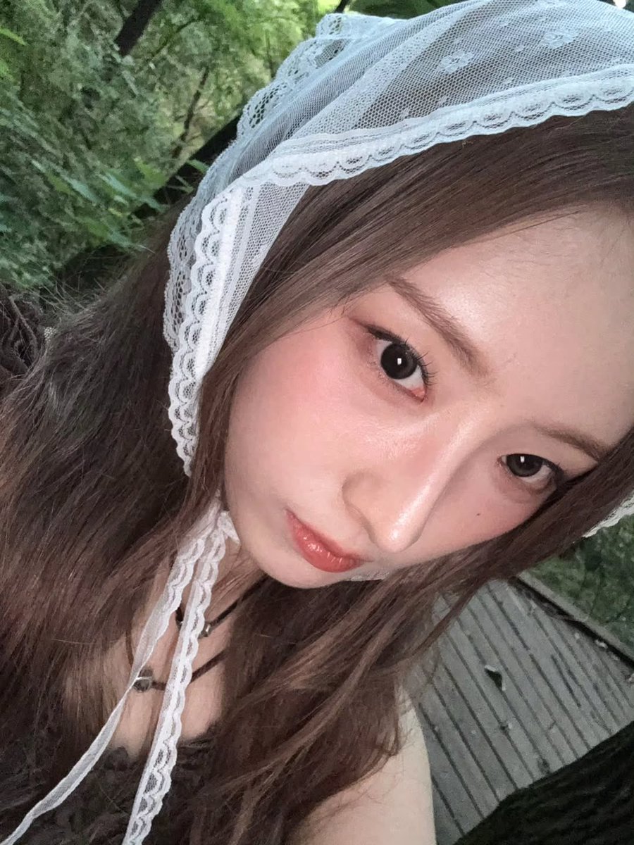 jenniespecs's tweet photo. she’s so cute i’m gonna bake her into a pie https://t.co/1iPpBH9uVT
