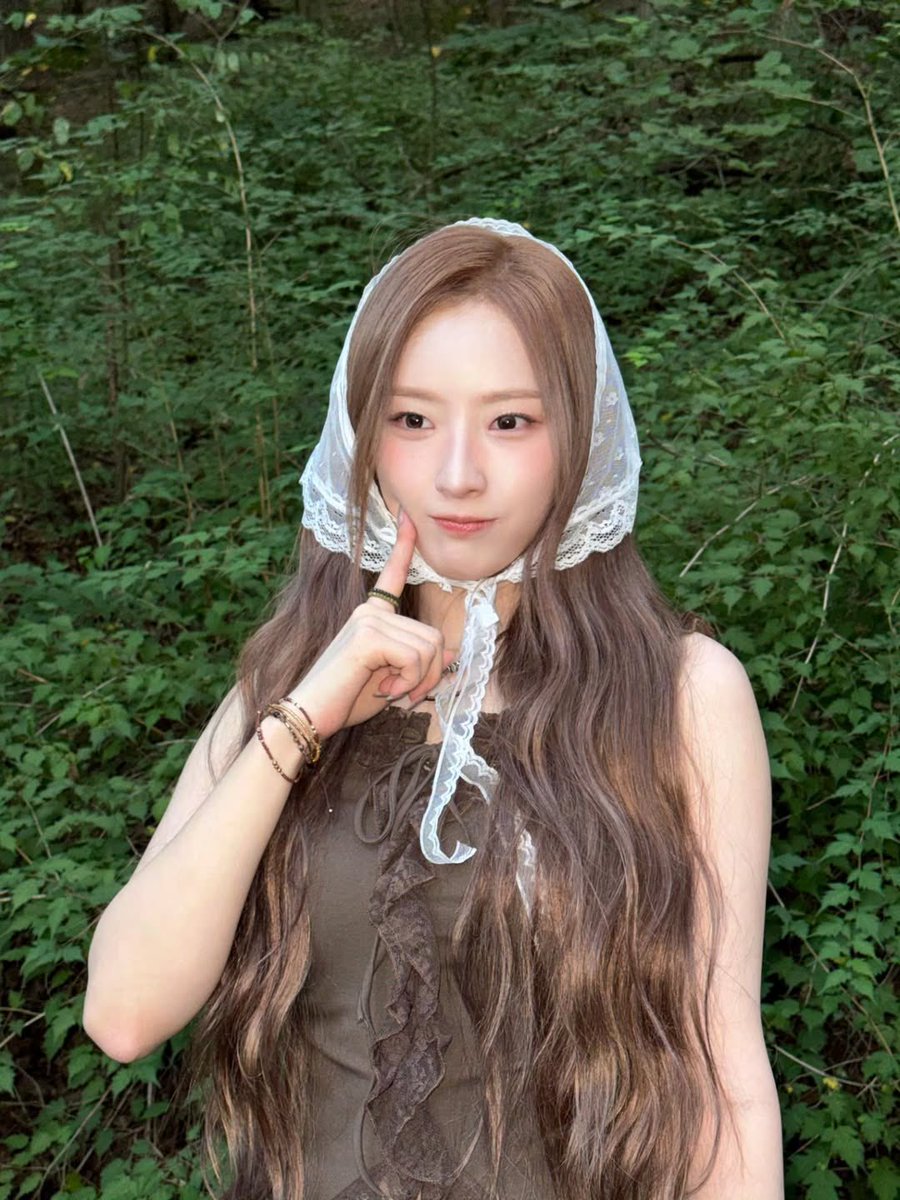 jenniespecs's tweet photo. she’s so cute i’m gonna bake her into a pie https://t.co/1iPpBH9uVT