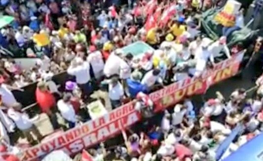 JairoLopezHn's tweet photo. Lamentamos los actos de violencia generados en el desfile del 180 aniversario  de Choluteca, el alcalde @QuintinSorianoP introdujo activistas del PL, provocando el rechazo de la ciudadanía en un evento que debía ser de unidad y orgullo del pueblo.

¿Que tan desesperado estará? https://t.co/ciuccnQMzo