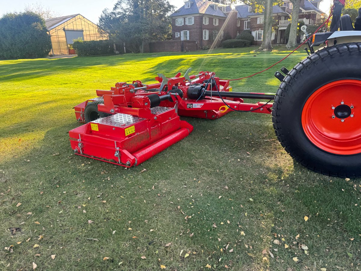 Omega_Turf's tweet image. Our first Trimax demo in the books! Check out the Trimax Snake S3 showing off. 

Power, quiet, efficient! Call us to demo it at your course! 

☎️ 1-855-CUT-4-LIFE

#TurfCare #PoweringPerformance