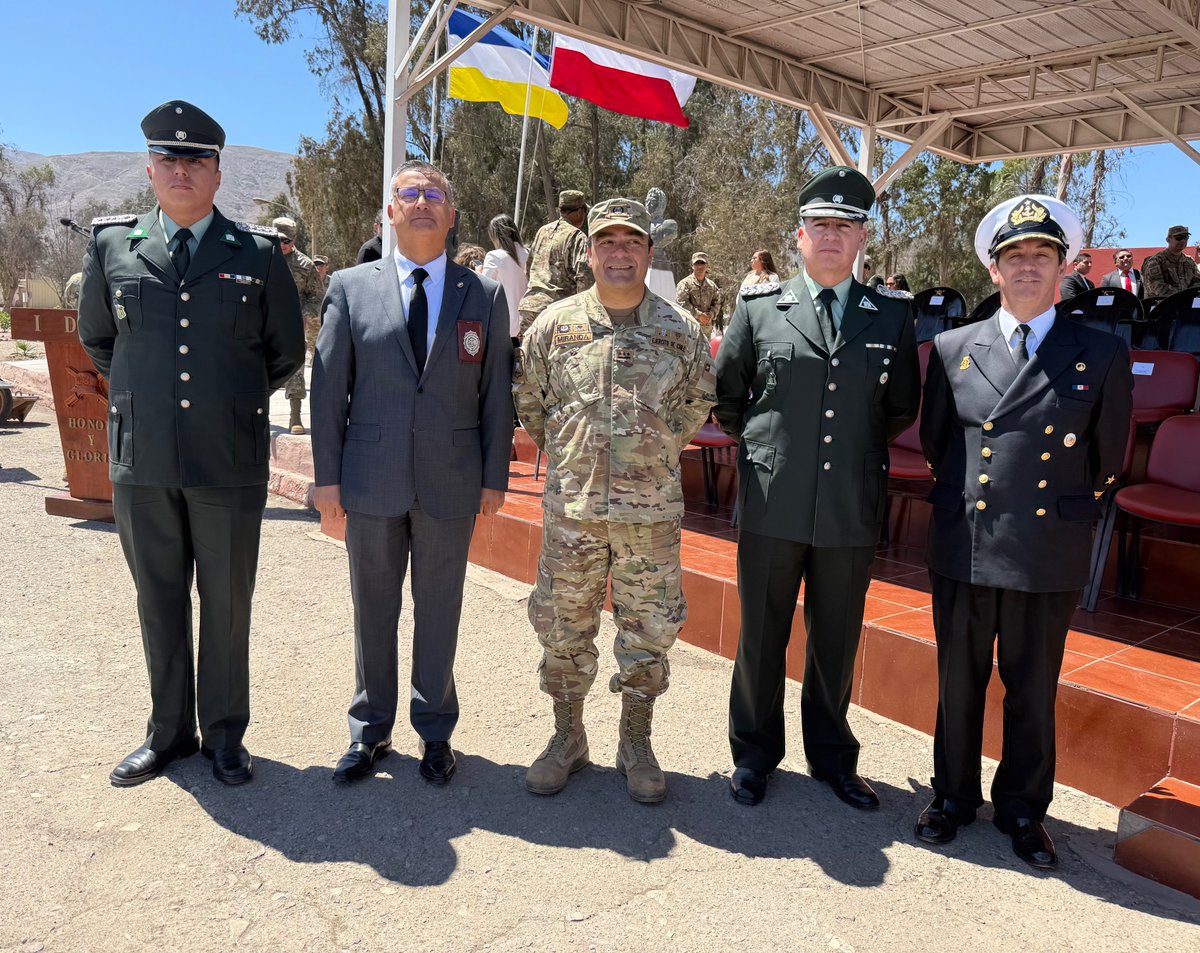 📍Copiapó | Director Regional (s) de Gendarmería Atacama, Tte. Cnel. Rodrigo Solís saluda al Comandante del Regimiento de Infantería N°23 de Copiapó Cnel. Cristian Miranda por la conmemoración del 51 aniversario de creación del regimiento. 
#SomosReinserciónySeguridadPública