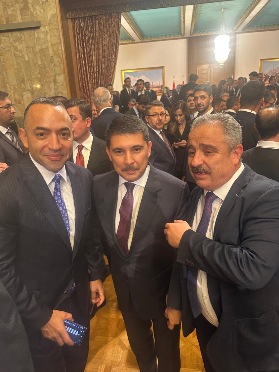 🇹🇷 Türkiye Basın Federasyonu olarak Türkiye Büyük Millet Meclisi açılış törenine katıldık.
Değerli büyükelçimiz Sayın Hasan Doğan ile verimli bir sohbet gerçekleştirdik.

Anadolu medyasına her daim destek veren Sayın Hasan Doğan’a teşekkürlerimizi sunuyoruz. 🙏 Ayrıca Sn Doğan’ın