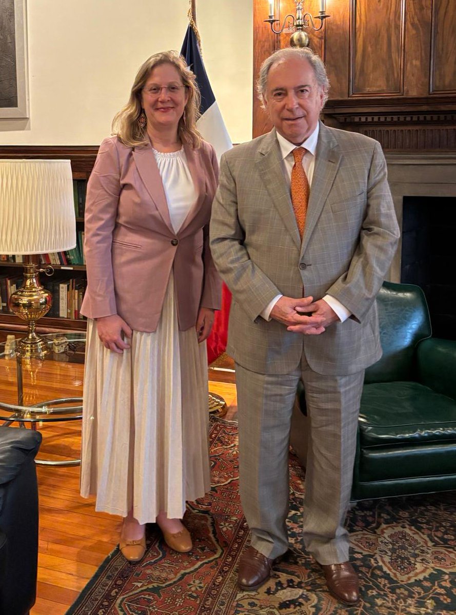 El Embajador Juan Gabriel Valdés se reunió con Danielle Monosson, Directora para Brasil y el Cono Sur de la Oficina de Asuntos del Hemisferio Occidental. Conversaron sobre temas centrales de la relación bilateral, profundizando los lazos entre Chile y Estados Unidos.