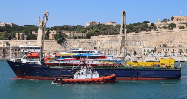 Shipguru's tweet photo. #turkishowned #heavyloadcarrier #ROMAN_E during her #maidencall #loaded with #2025built #GozoHighSpeed #highspeedcraft #MALTA_EXPRESS #entering #grandharbourmalta - 19.09.2025 - https://t.co/nfgboxcB5B - NO PHOTOS can be used or manipulated without our permission @worldshipsoc https://t.co/LMkGKWTQ6T