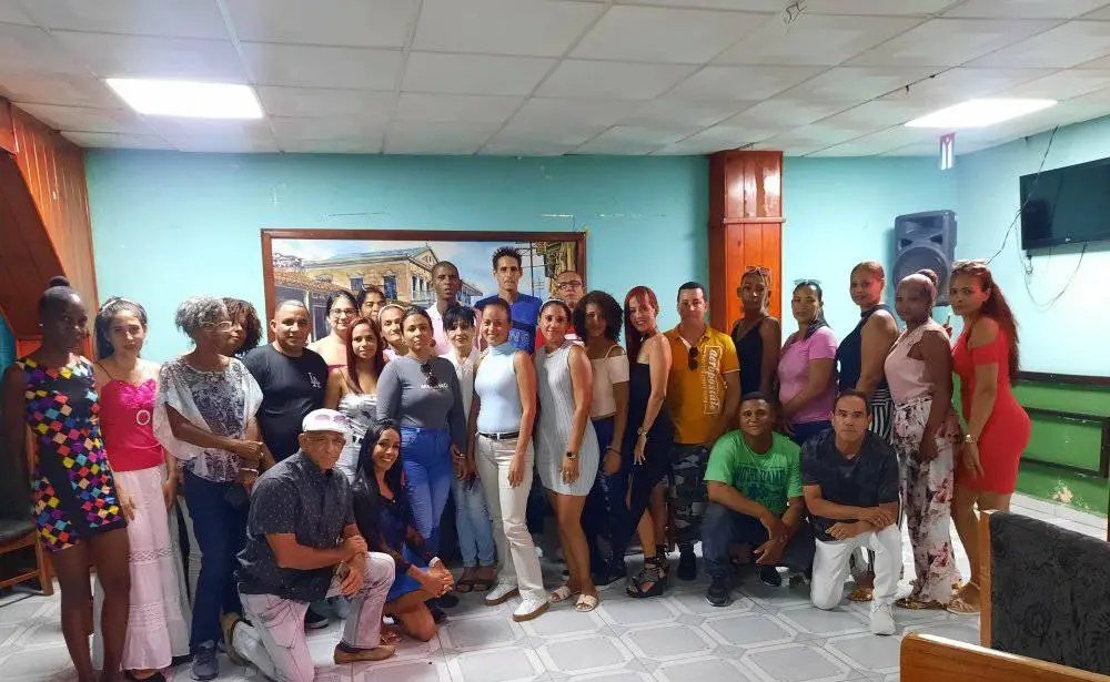 Hoy, 1️⃣ de Octubre nuestra Mipyme ServiSoft SURL celebra su 2do Aniversario. 
2️⃣ años impulsando en #Guantanamo la #TransformacionDigital.
2️⃣ años implementando experiencias.
#+QueSoporteEvolución
#2doAniversarioServiSoftSURL
Empresa de Aplicaciones Informáticas, Desoft