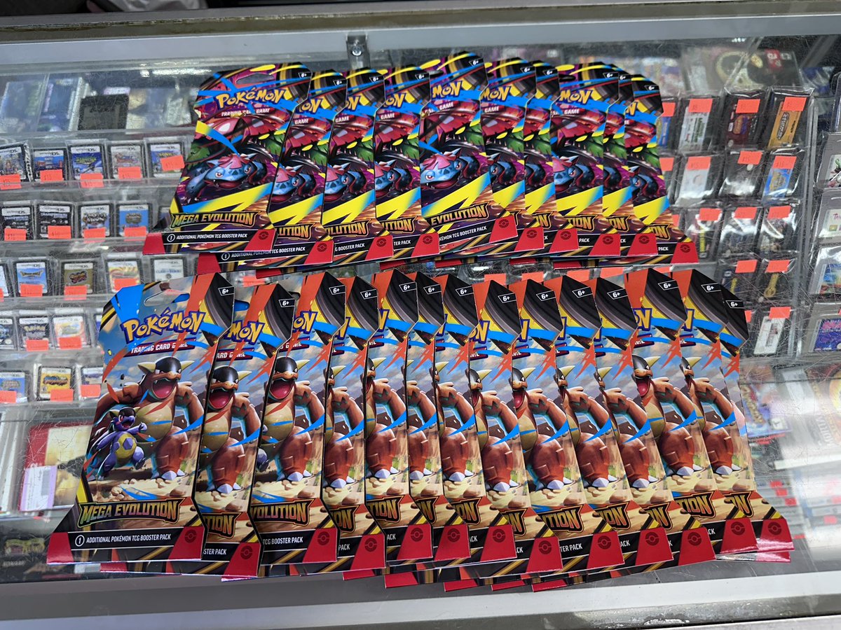 Happy Wednesday, guys! Kicking off the day with some more Pokémon Cards!!!!