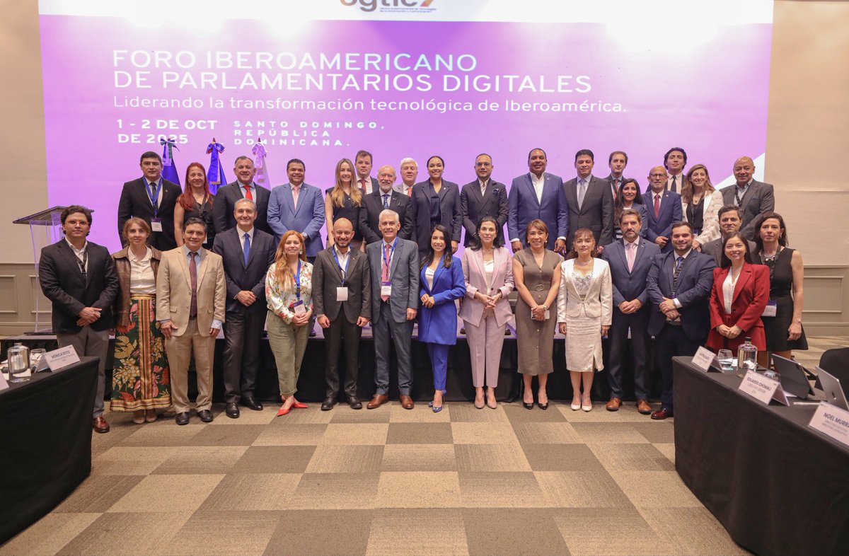 ¡Inicia en Santo Domingo el Foro Iberoamericano de Parlamentarios Digitales! 🇩🇴

Organizado por <a href="/AgendaCAF/">CAF</a> junto a <a href="/ParlAmericas/">ParlAmericas</a> y la <a href="/OGTICRDO/">OGTIC</a>, reúne a parlamentarios y expertos de la región para dialogar sobre inteligencia artificial y su impacto.

Durante el 1 y 2 de octubre