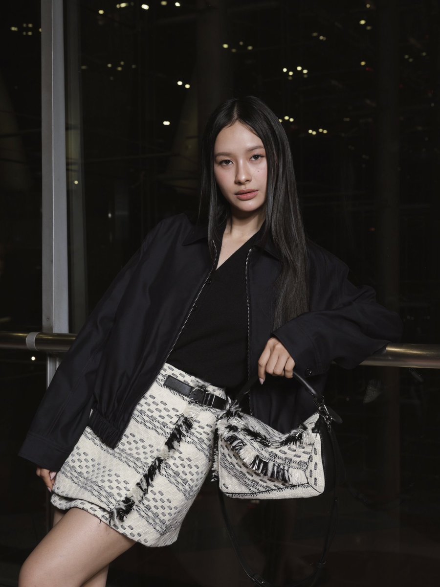 ELLEThailand tweet picture