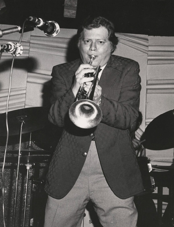 CLETimeRecords's tweet image. Philadelphia-born trumpeter Red Rodney (b. Robert Chudnick, September 27, 1927 – May 27, 1994) began his career in swing with Jimmy Dorsey and Benny Goodman, but changed his focus to bebop and spent two years playing with Charlie Parker: 1949 - 1951

#redrodney #trumpet #jazz