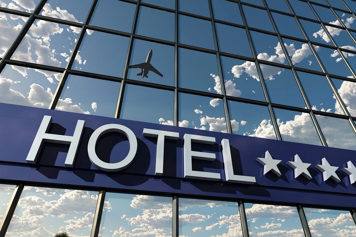⚠️ Aena ha anunciado el inicio del proceso de licitación para la construcción de un hotel de 4 estrellas frente a la Terminal 2 del Aeropuerto de Barcelona‑El Prat.

🏨 + de 300 habitaciones y 20.000 m² de instalaciones.

🗓️ Busca atraer a operadores hoteleros internacionales.