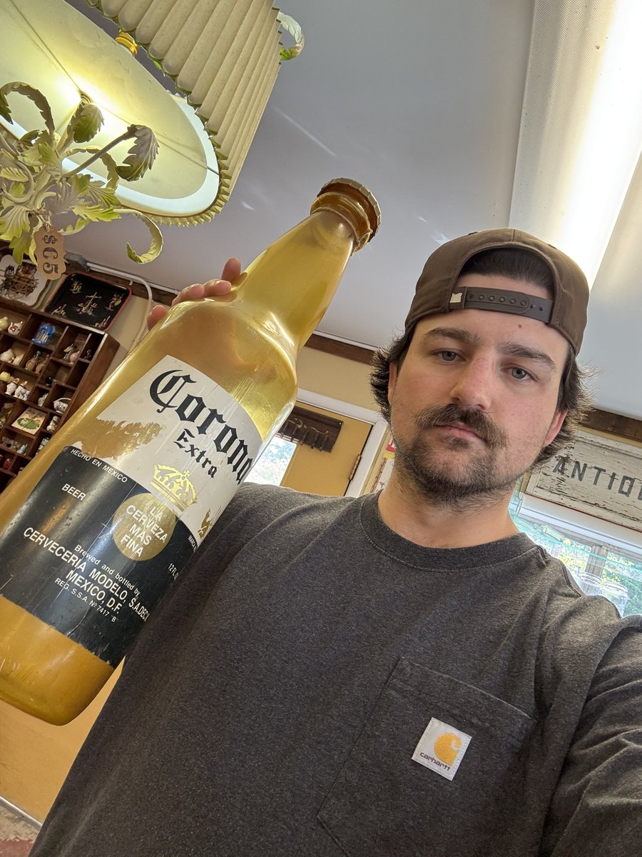RoloPoloTV's tweet photo. Nothing better than having 1 beer after work https://t.co/DBMpNJgk6L