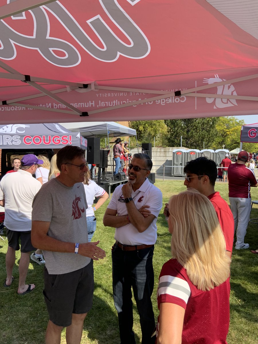 wsucahnrs's tweet photo. Dean Khosla writes about representing CAHNRS @ the Wash. State Capitol & presenting to the House Agriculture & Natural Resources Committee, meeting w/internal & external stakeholders, #AppleCup events, & more in his latest blog post. #GoCougs https://t.co/8Ruj0oOlta https://t.co/olfnH4D9mk