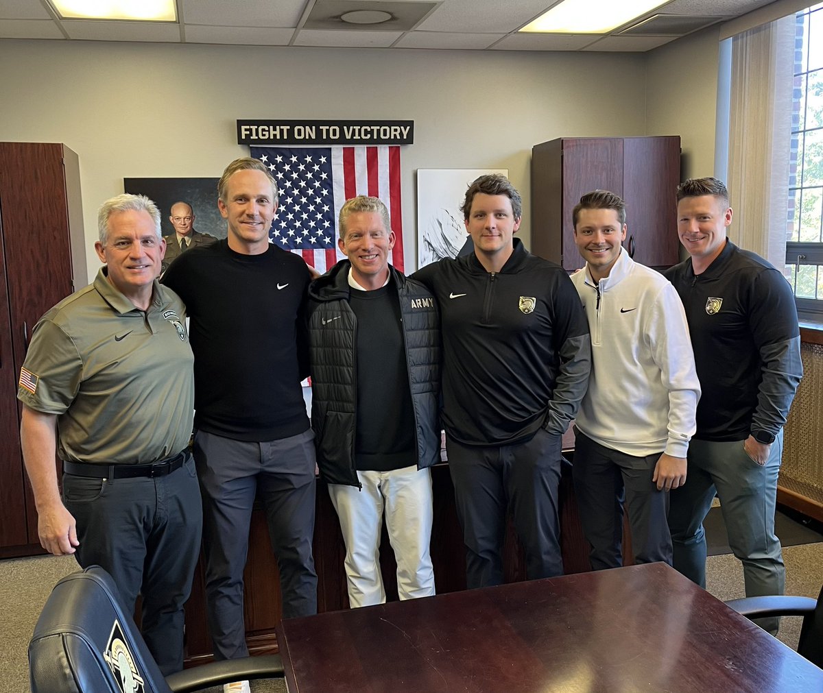 TT_Army_AD's tweet image. Lunch with @ArmyWP_Hockey coaches - season begins this Friday! 

#GoArmy 🏒🔥