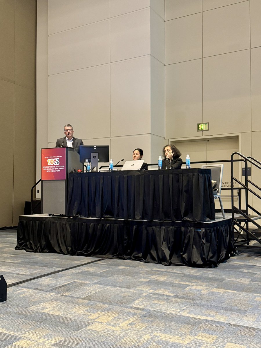 UTSW_RadOnc's tweet image. Dr. @LinLZhu, a new physician on our head and neck disease oriented team, moderated a great session on “Neoadjuvant Immunotherapy in Head and Neck Cancer, Sarcoma and Cutaneous Malignancies.” #ASTRO25
