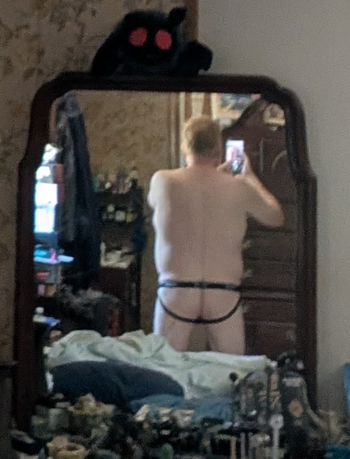 OwlbearRedhead's tweet photo. Happy Hump Day and/or Jocktober https://t.co/pwqtpzZRt7