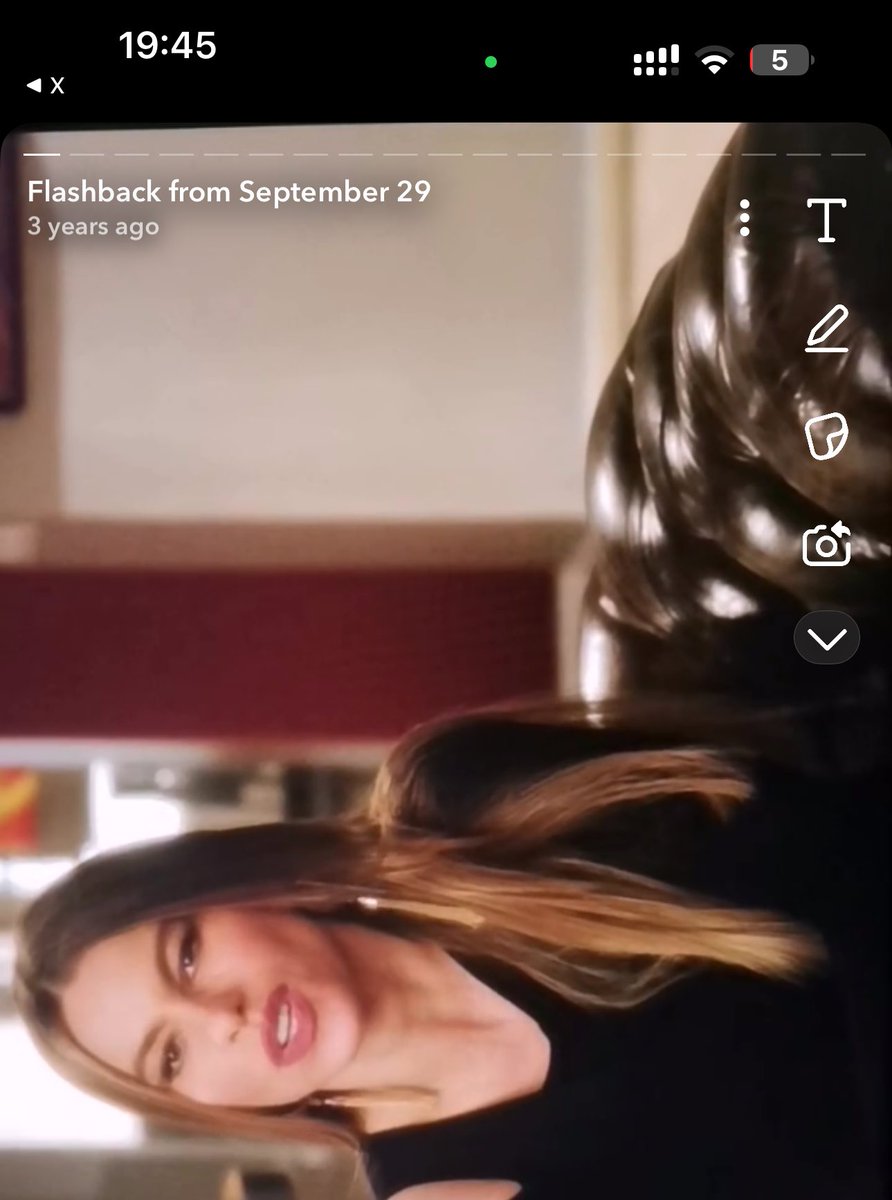 kerem seems pretty lux for a chica so in amor tweet media