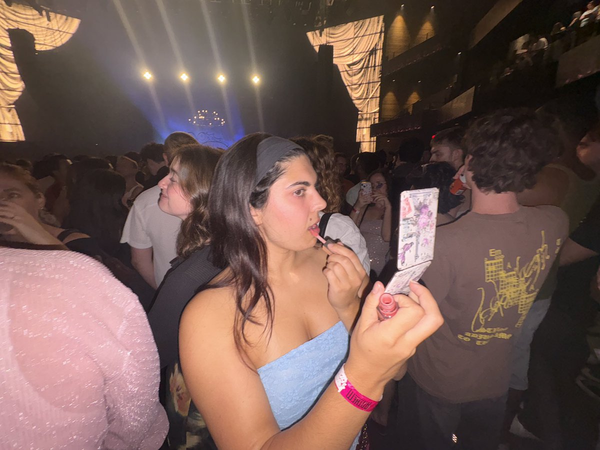 Julia🤳 tweet media