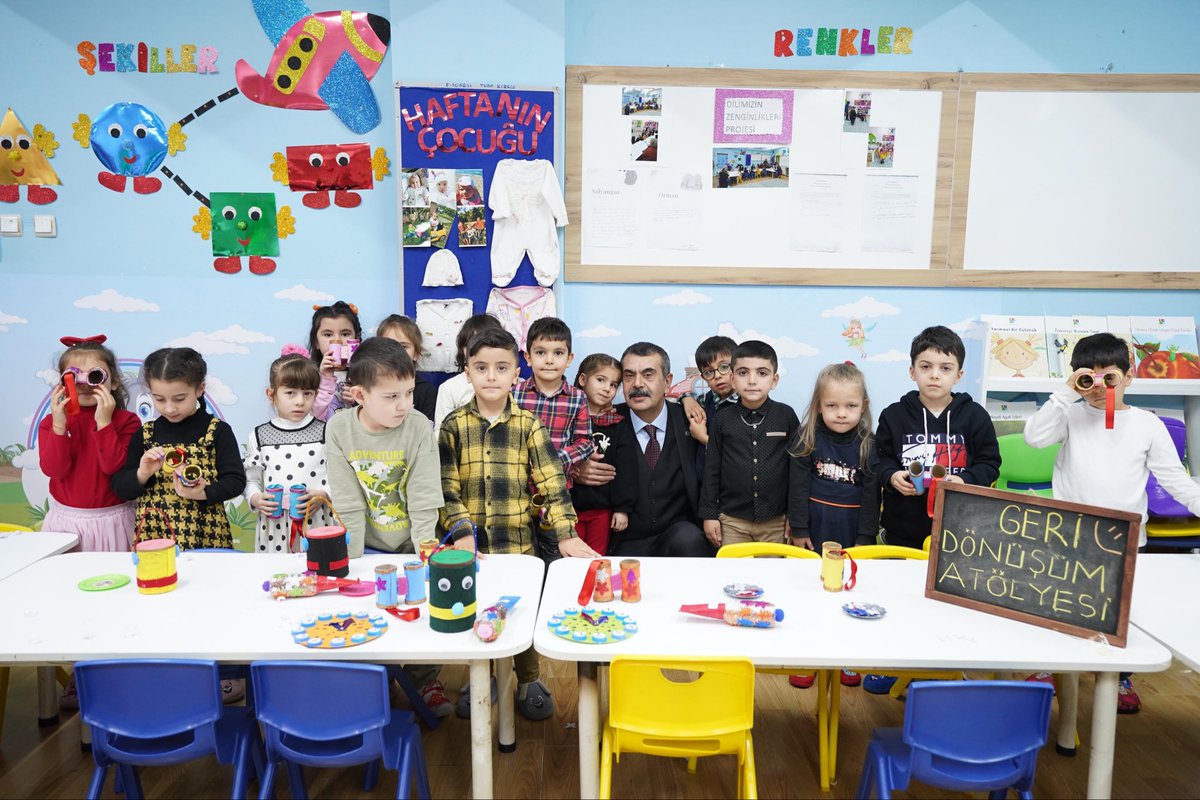 Millî Eğitim Bakanı <a href="/Yusuf__Tekin/">Yusuf Tekin</a>, Star Gazetesinin Fikir Eki “Açık Görüş” İçin “Sıfır Atık Hareketi Ekolojik Duyarlılığı Yeniden İnşa Ediyor” Başlıklı Bir Yazı Kaleme Aldı

“Şuna inanıyoruz ki çevrenin önemini gerçekten takdir edebilmek için önce kendi kalbimizi uyandırmamız ve