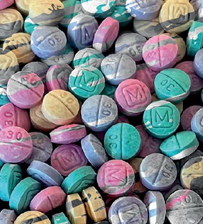 PuroCleanFLL's tweet photo. Fentanyl is a deadly threat: just 2 mg can be fatal, 100 times more potent than morphine. 🛡️Protect your family with secure storage and professional checks.
Contact PuroClean of Ft. Lauderdale South for a free inspection:
🔗 https://t.co/1US6EBjbGK
#Fentanyl #BiohazardCleanup #FamilySafety #PuroCleanFL #SouthFlorida #Hollywood #FortLauderdale #PembrokePines