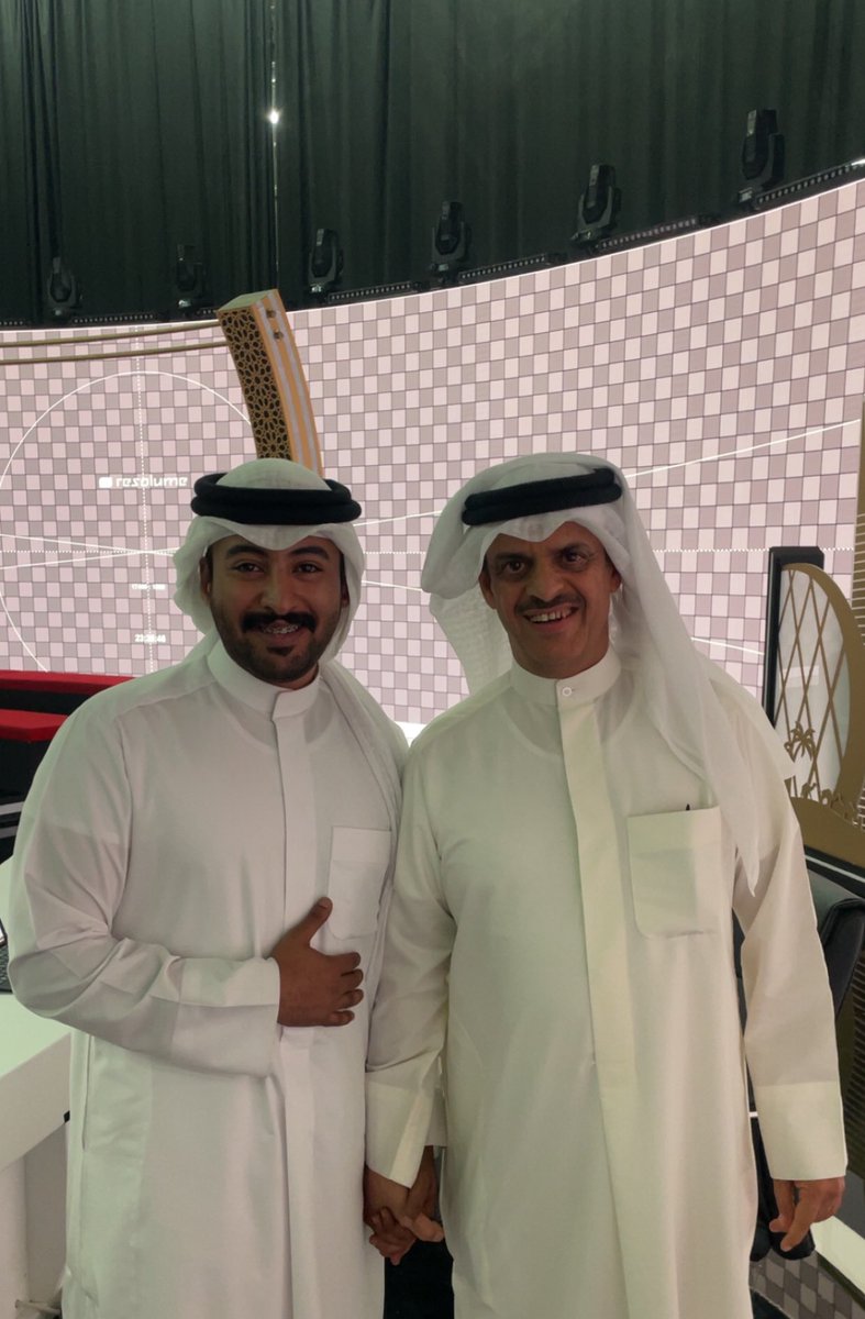 النص الكامل المشارك في تصفيات شاعر المليون

- أهديكم قصيدة (حادي الغيم)