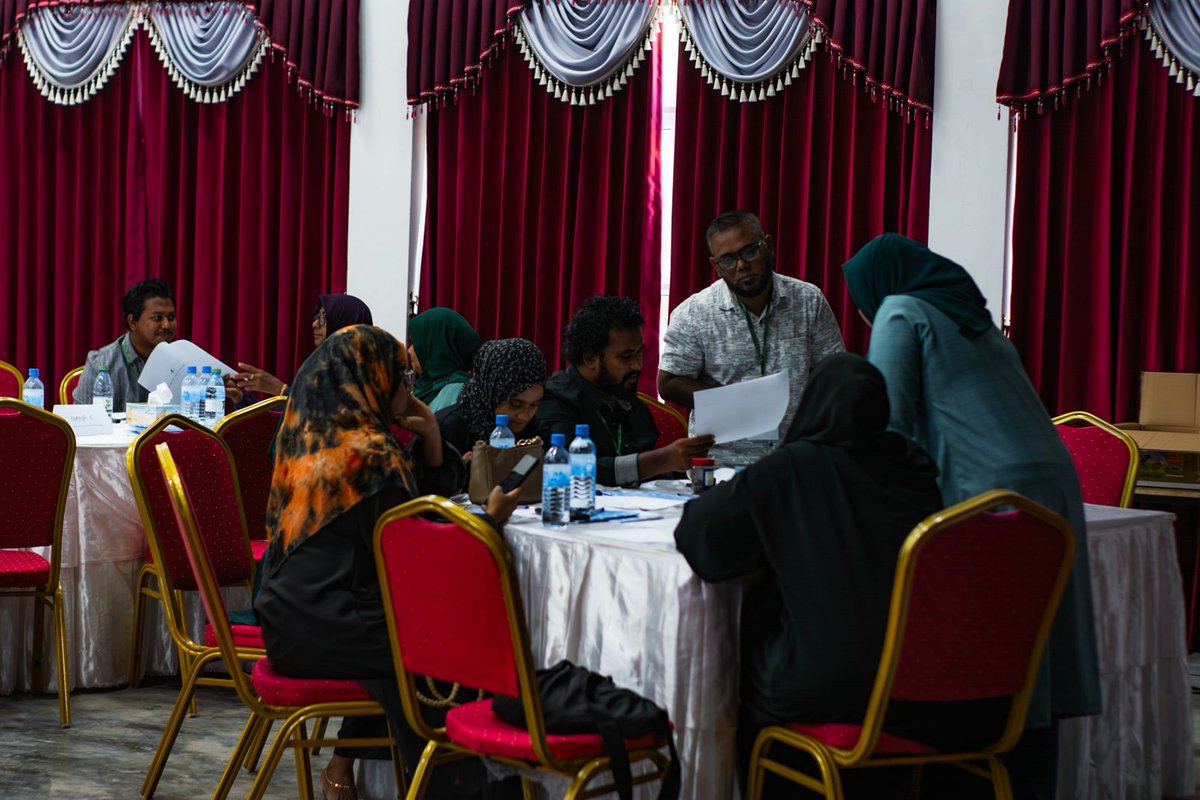 HPA_MV's tweet photo. Highlights from the awareness session held for healthcare providers in Lhaviyani and Baa Atoll, focusing on the Tobacco Control Act and Guidelines. 

#TobaccoFreeMaldives #HealthForAll https://t.co/phcJaxEUgn