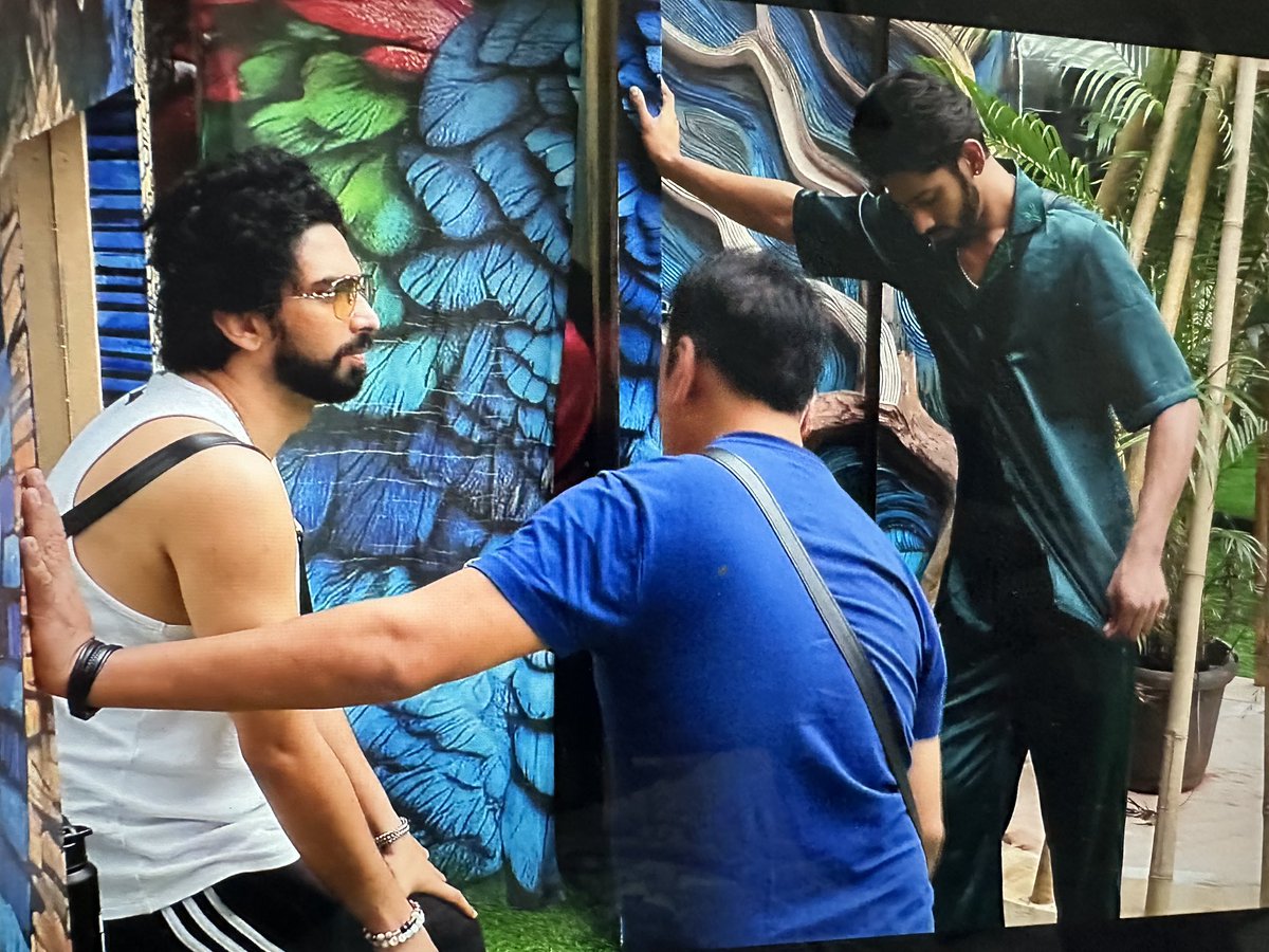 Petty thieves 😣

Whole day they just keep doing chori n think the look very cute 🙄

What happened to this show in #BB13 when #BiggBoss n other contestants use to create such a ruckus if Rashmi ate pasta coz she was hungry one night . 
Hypocrite 😠

#RashamiDesai