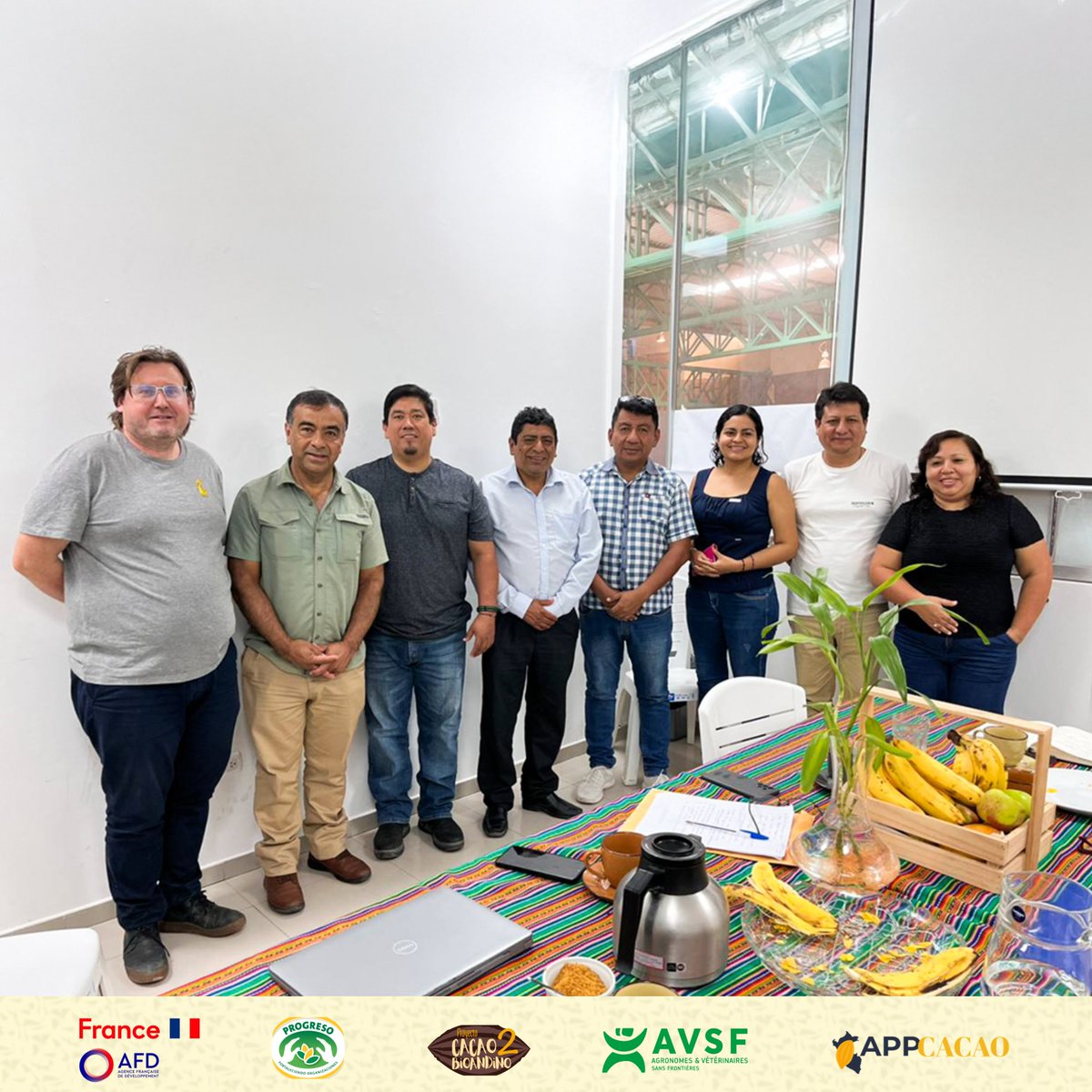 PROGRESO3's tweet image. Firma de convenio entre @ethiquable_de , PROGRESO y APPCACAO , con la participación del Sello Pequeño Productor – SPP, con el propósito de fortalecer la producción y comercialización del cacao fino de aroma.
Proyecto Cacao BioAndino2, financiado por la @AFD_es 
#ongprogreso