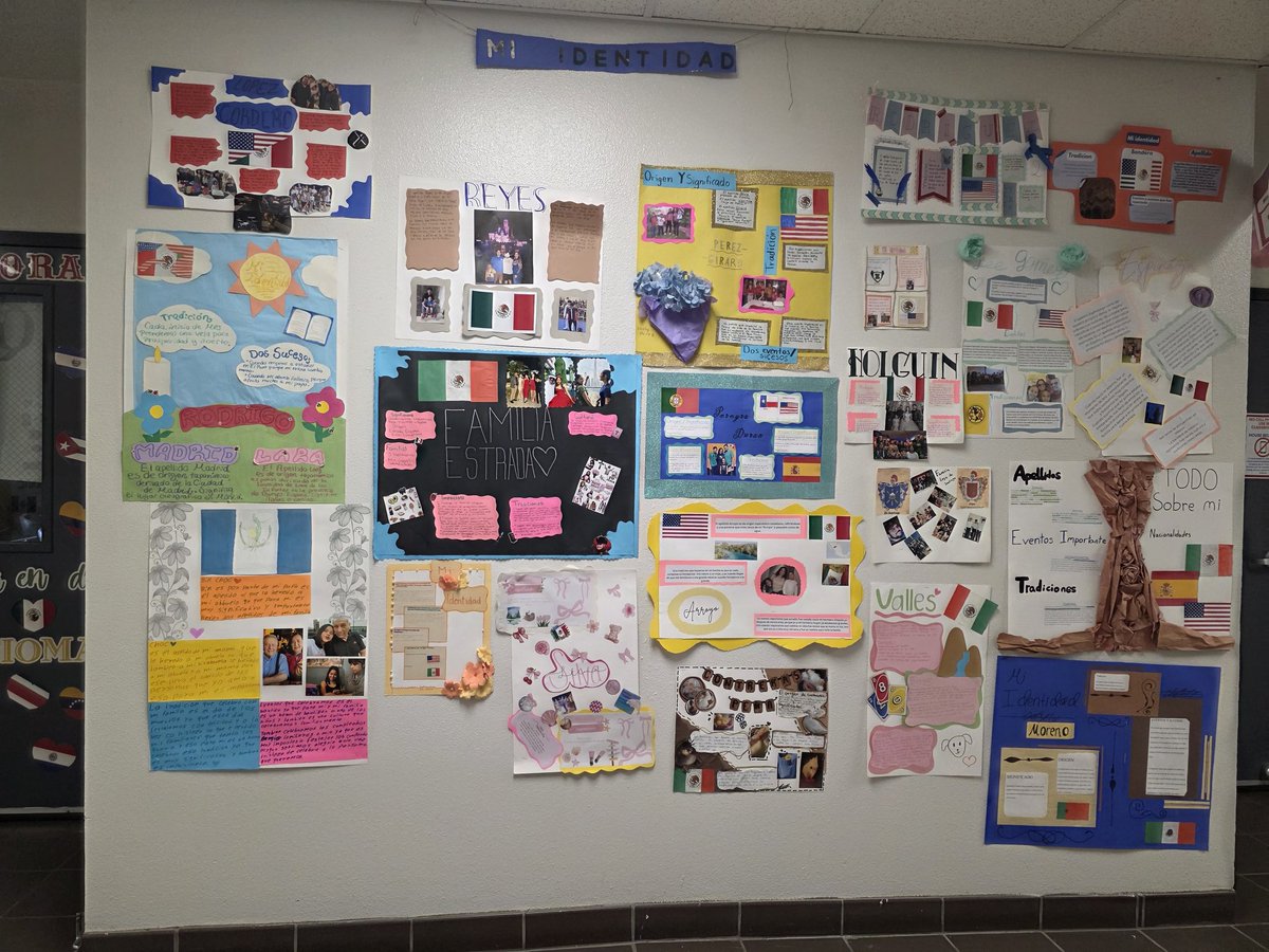MariaIb38882699's tweet photo. AP Spanish students did amazing with "Mi identidad" project where the students analyzed their origin and family traditions. They finished with bringing an object to share that had meaning personally and culturally. #ahsespañol #Americas_HS https://t.co/3hY5auTlk1