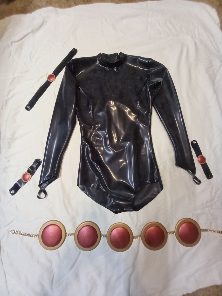 My Raven leotard comes in either Black or White, and includes the accessories.  There's still time to order one for Halloween!  Shop at NimuesLatex.com

#latex #halloweencostume #cosplay