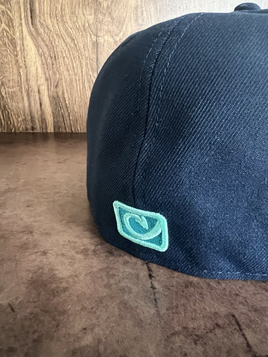 chamucos_studio's tweet photo. Marine Mence! Available now exclusively at @HatClub ! #chamucosstudio #newera #custom https://t.co/lULKbEhkTH