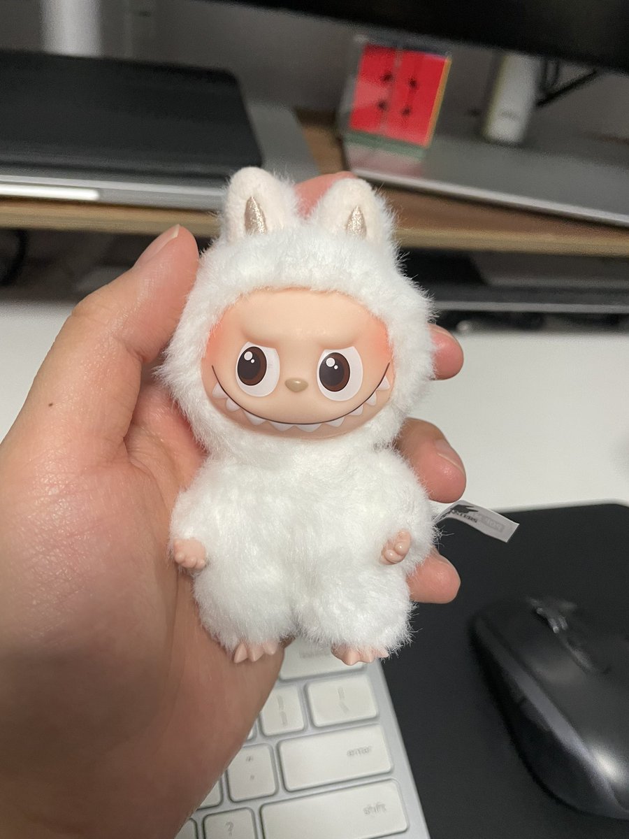 averycode's tweet image. Day 33 of building a mental health app

☑️ Continued working on design

Had a shorter day as I got home late - back at it harder tomorrow

Also unboxed my very first labubu, it was so much fun and got me reflecting a lot on product virality 🔥
