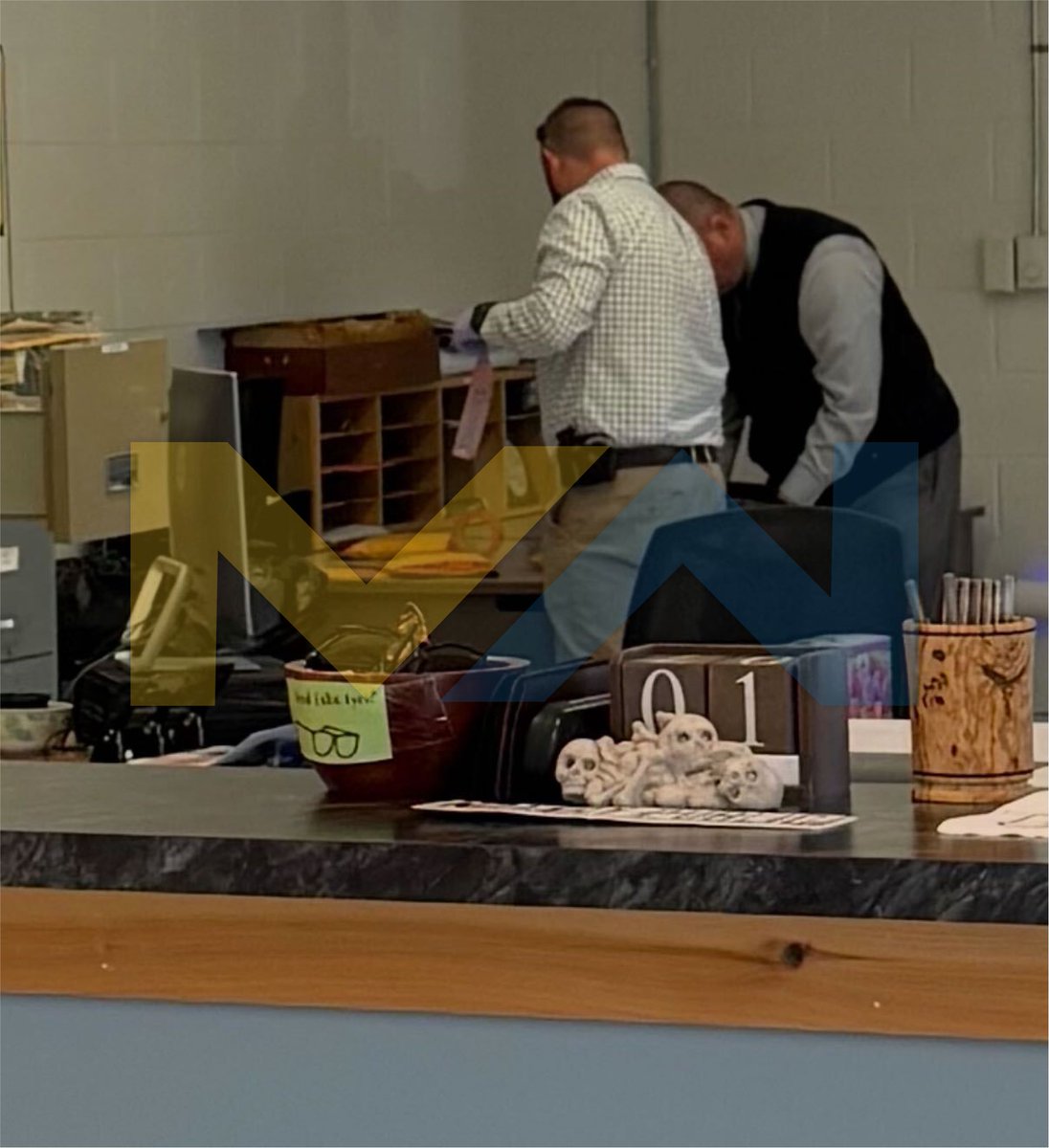 BigSteve207's tweet image. Newburgh, Maine, ballot fraud update: 

Maine State Police took custody this AM of the 250 election ballots delivered 9/30 to a private residence within an Amazon package. Two detectives were observed retrieving the ballots from the town office safe.

The materials, which gave…