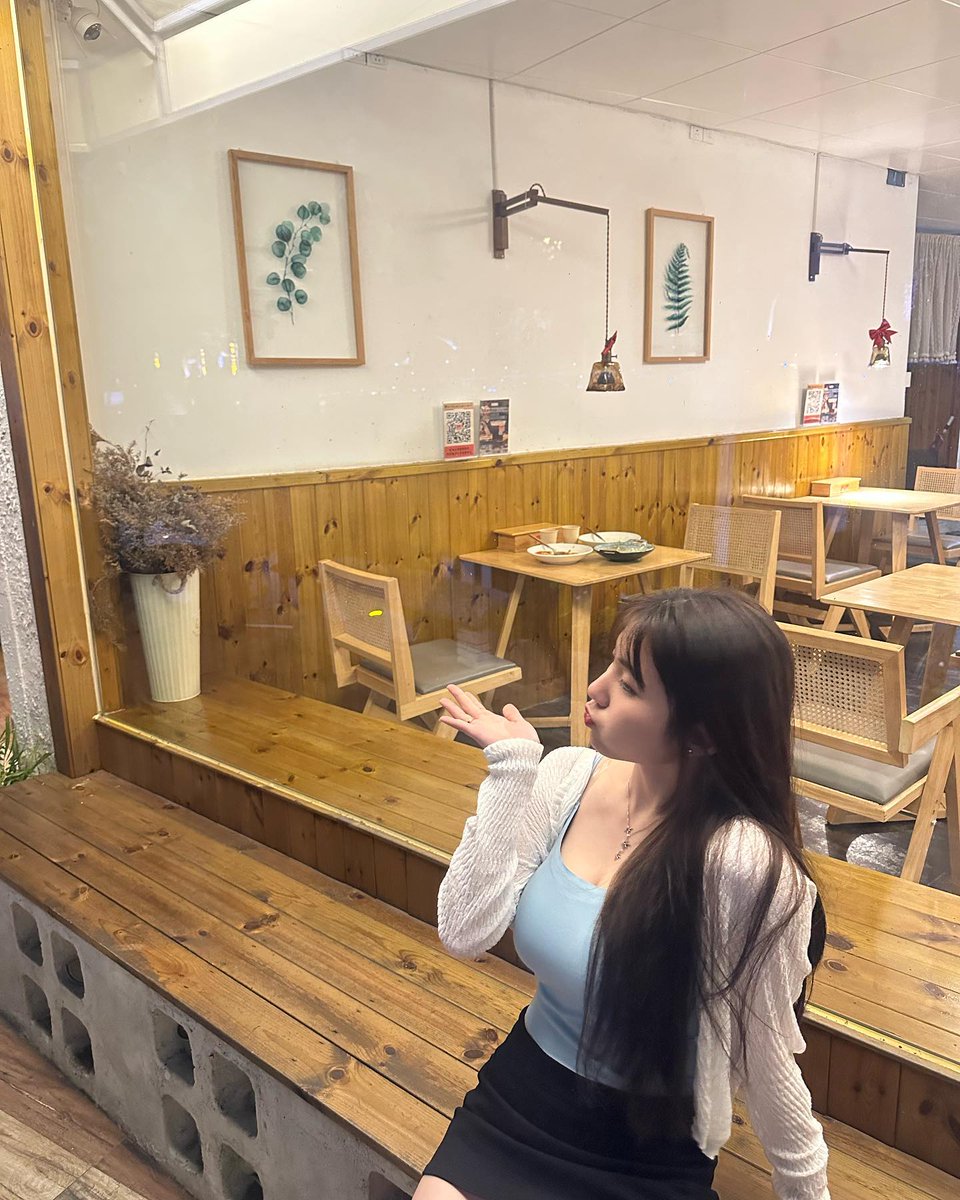 💜 누르면

내 맨가슴사진 디엠으로 뿌림 🤪
