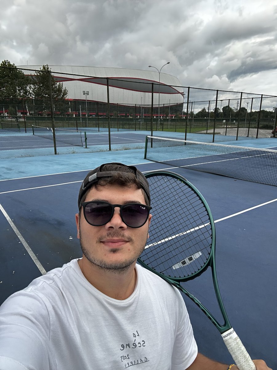 tunahaan55's tweet photo. work time 🎾 https://t.co/ADO0fSAyPi