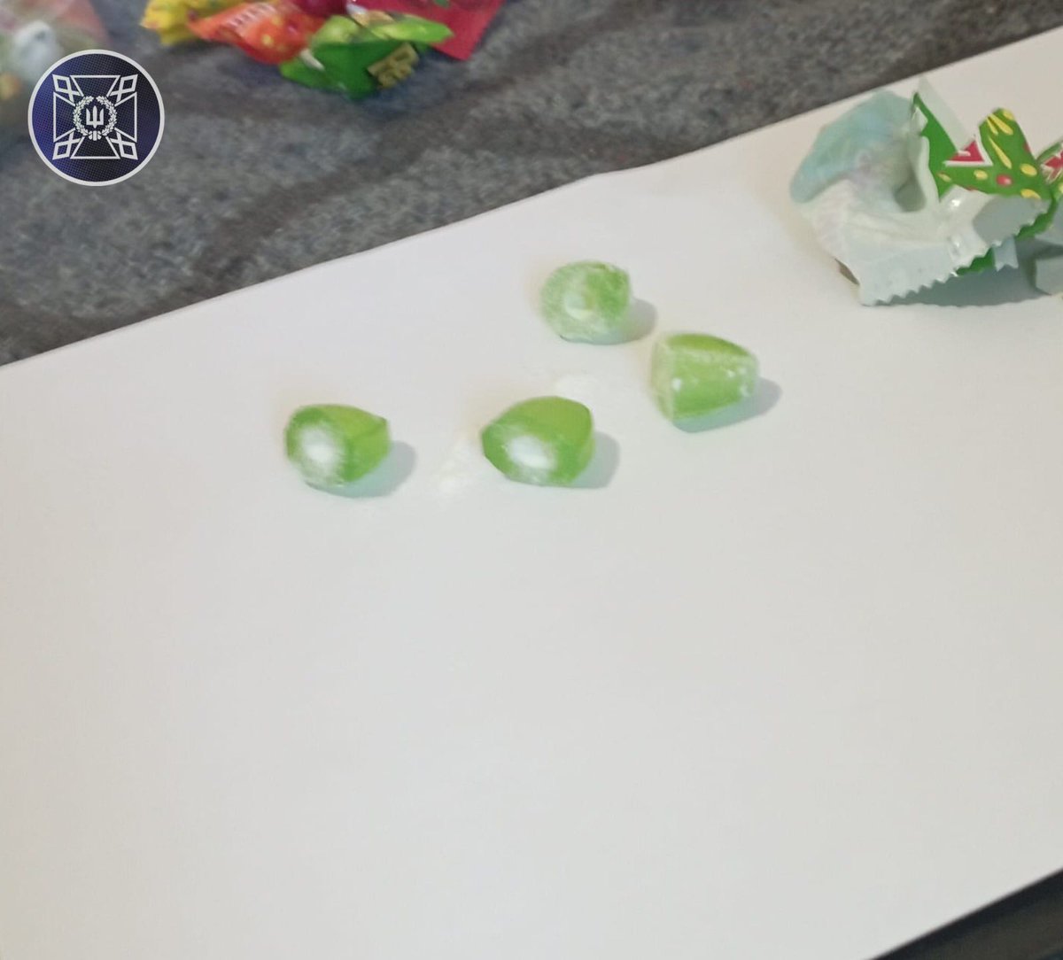 У Луцькому СІЗО правоохоронці заблокували канал постачання наркотиків у цукерках "Шипучка"