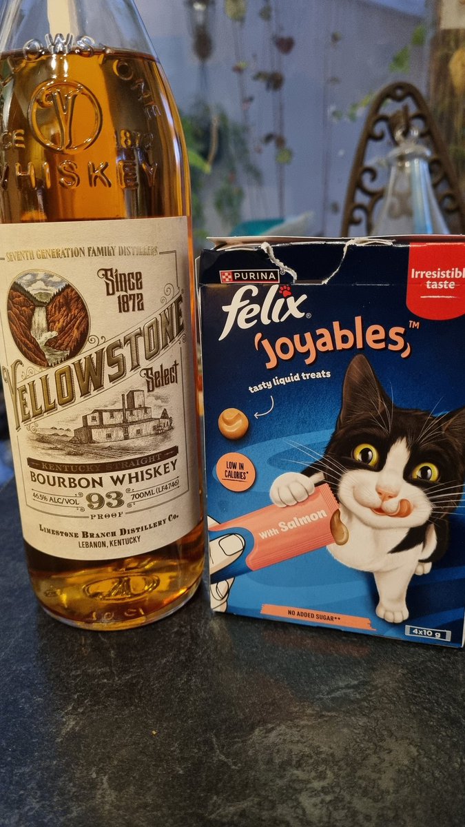 michael_godden's tweet photo. Treats for me and the cat https://t.co/lcKarFHWP0