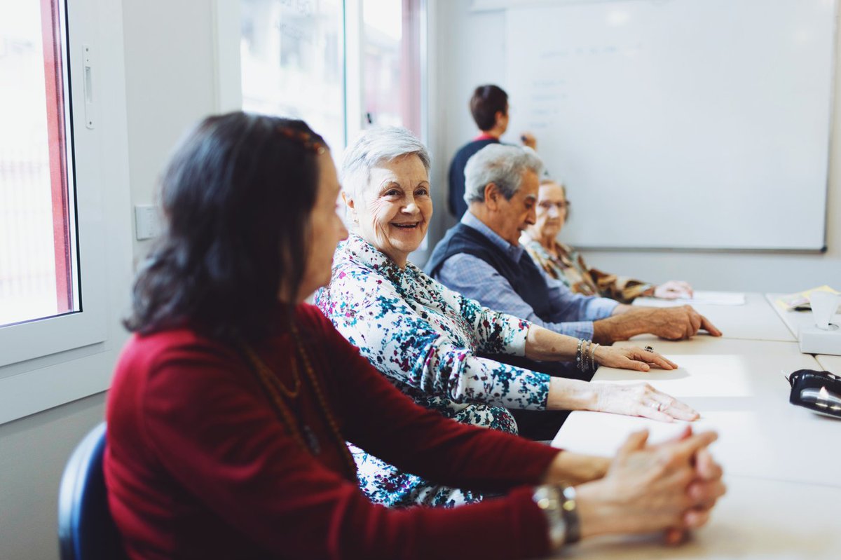 MerceBoadaR's tweet image. Avui recordem que les persones grans són essencials en la nostra societat. Envellir amb salut i dignitat ha de ser una prioritat col·lectiva.

La detecció precoç i la recerca en Alzheimer són claus per aconseguir-ho. 

#GentGran #DiaInternacionalGentGran #MakingAlzheimersHistory