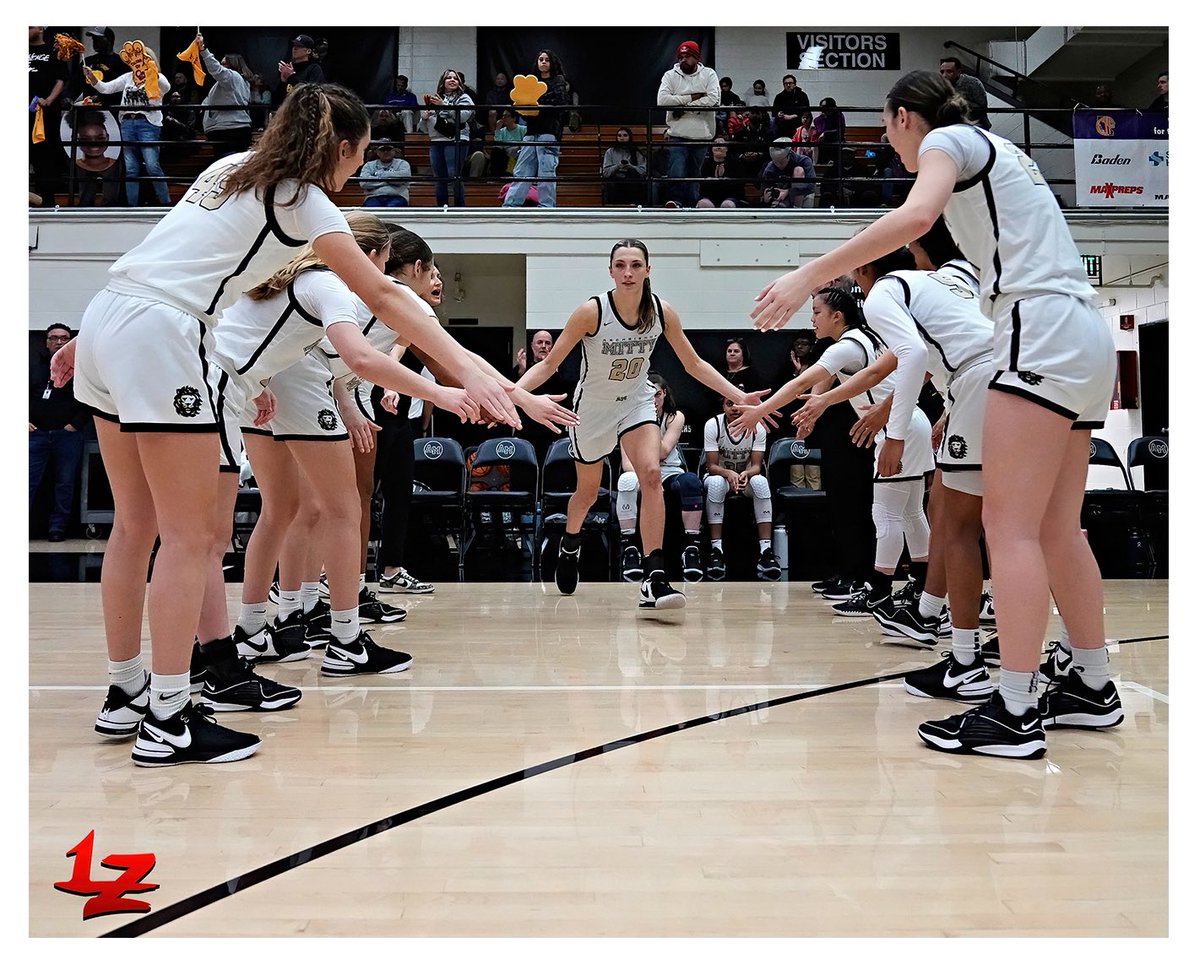 Legndz's tweet photo. Iowa is lucky to have such an amazing talent, but first… One more time as a Monarch!! @mitty_wbb @AWoliczko @McKennaDub https://t.co/6VhkDFdeY5