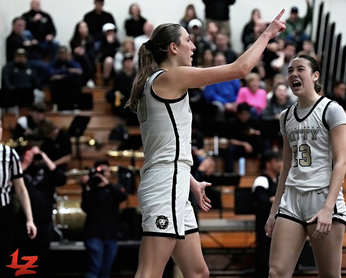 Legndz's tweet photo. Iowa is lucky to have such an amazing talent, but first… One more time as a Monarch!! @mitty_wbb @AWoliczko @McKennaDub https://t.co/6VhkDFdeY5