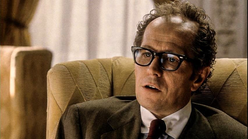 Oh my goodness…

Just seen that Gary Oldman is now Sir Gary Oldman!

How marvellous… brilliant actor &amp; director. One of our most versatile &amp; engrossing actors. 

Thoroughly well-earned! 🥳

One of my favourites 👇 from “The Contender”.