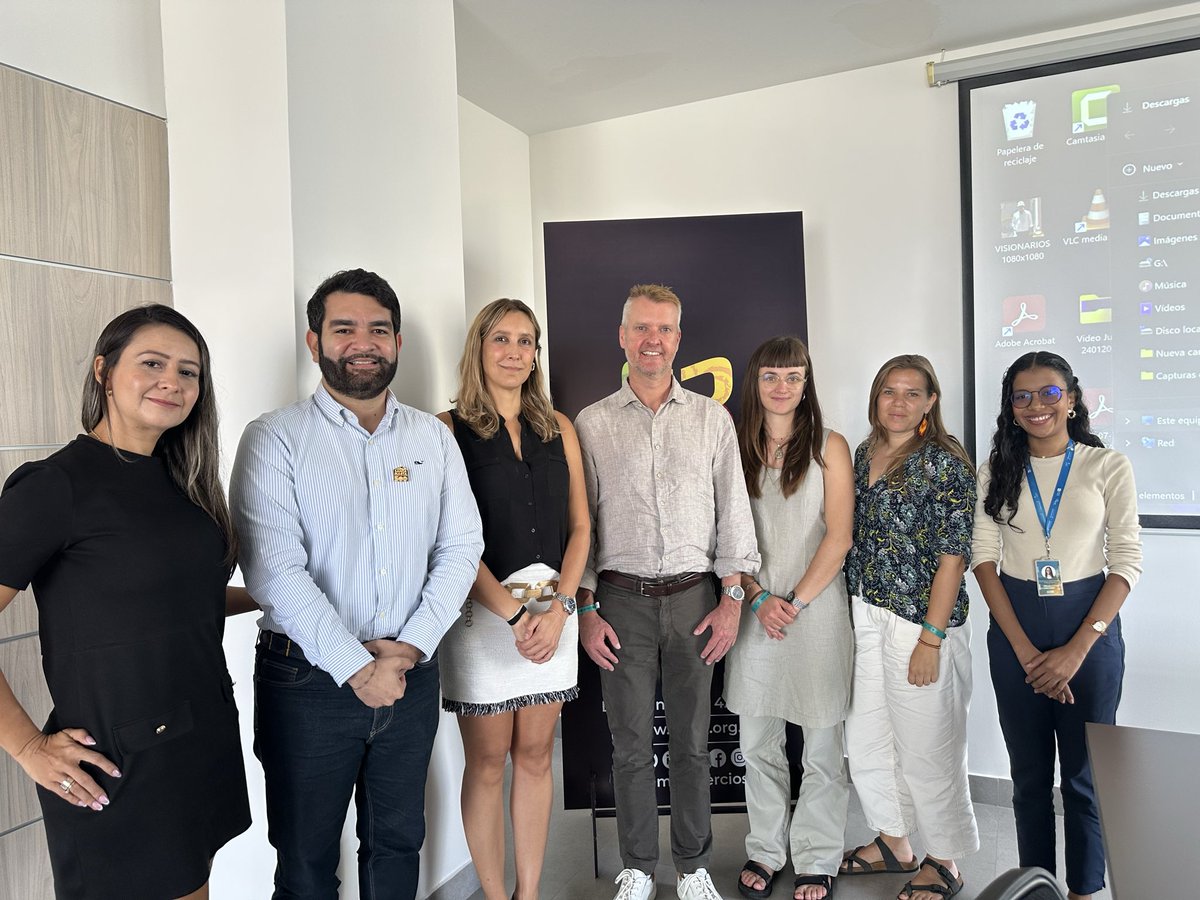 🌎✨Nos estamos preparando a detalle para recibir este 9 y 10 de noviembre la Cumbre CELAC.

Hoy recibimos a las embajadas de Dinamarca y Rumania, avanzando en los preparativos de este encuentro internacional que confirma que Santa Marta es una ciudad de grandes eventos. 💫🤝