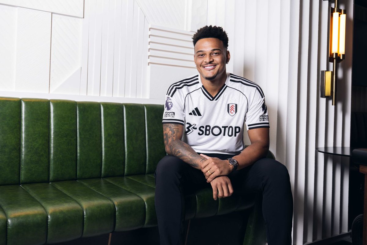 HammyEnd's tweet photo. #Muniz signs five-year #Fulham deal
https://t.co/XKT7ScQup4
#ffc #coyw https://t.co/CElXm305I5